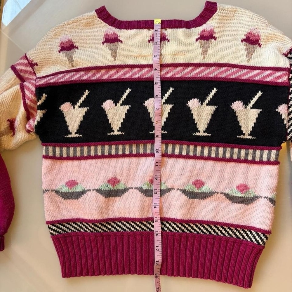 Vintage-Inspired Pink & Burgundy Crewneck Sweater - Picture 7 of 8